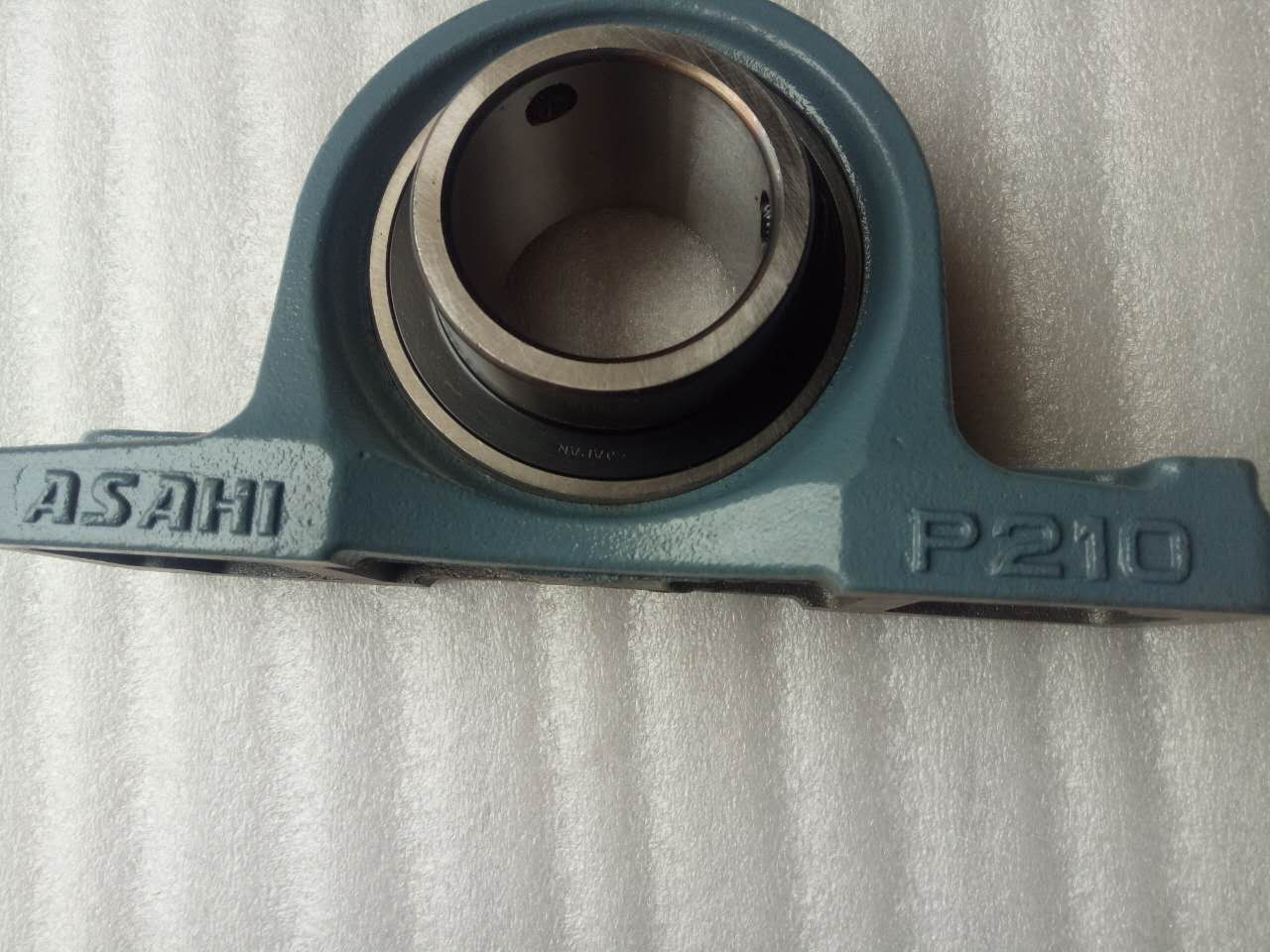 2pcs 1-1/4" Pillow Block Bearing UCP206-20 Solid Base With Split Collar - SHORENUTZ